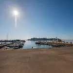 Апартаменты Center Sea